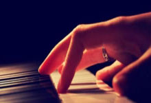 状态堪忧！东契奇上半场9投2中，命中率仅为22.2%.